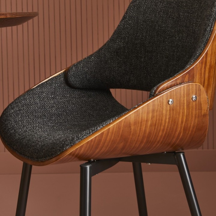 Mannix chair