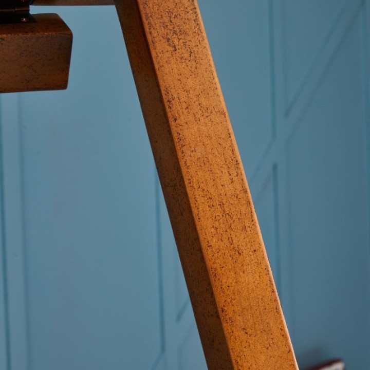 Easel