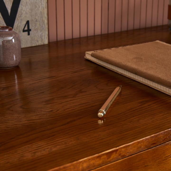 Scarlett metal desk