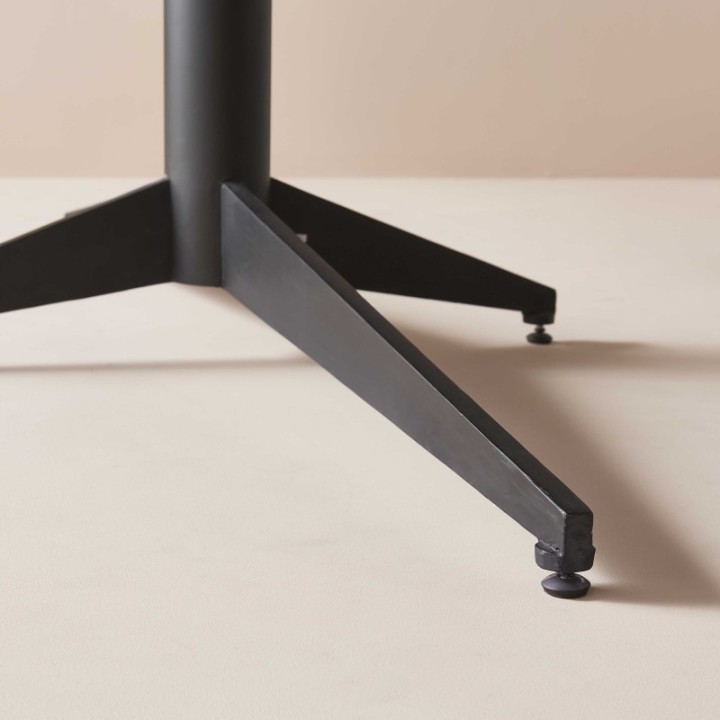 Table Bernard
