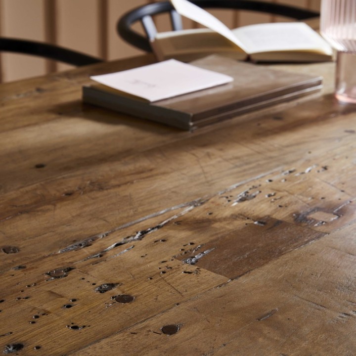 Table primitive 240